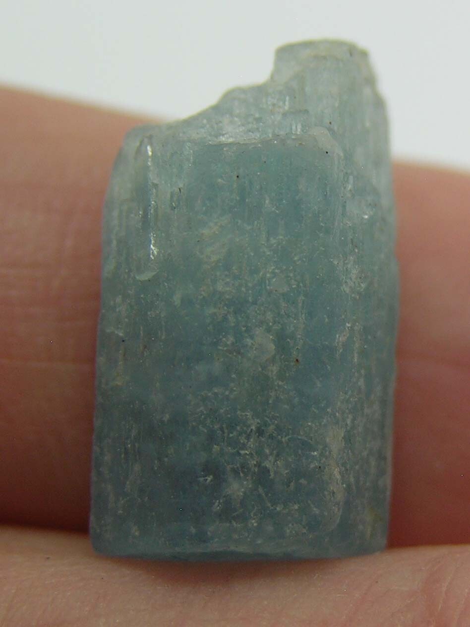 13.50ct Vietnam 100% Natural Rough Aquamarine Crystal Stick Specimen 17mm 2.73g