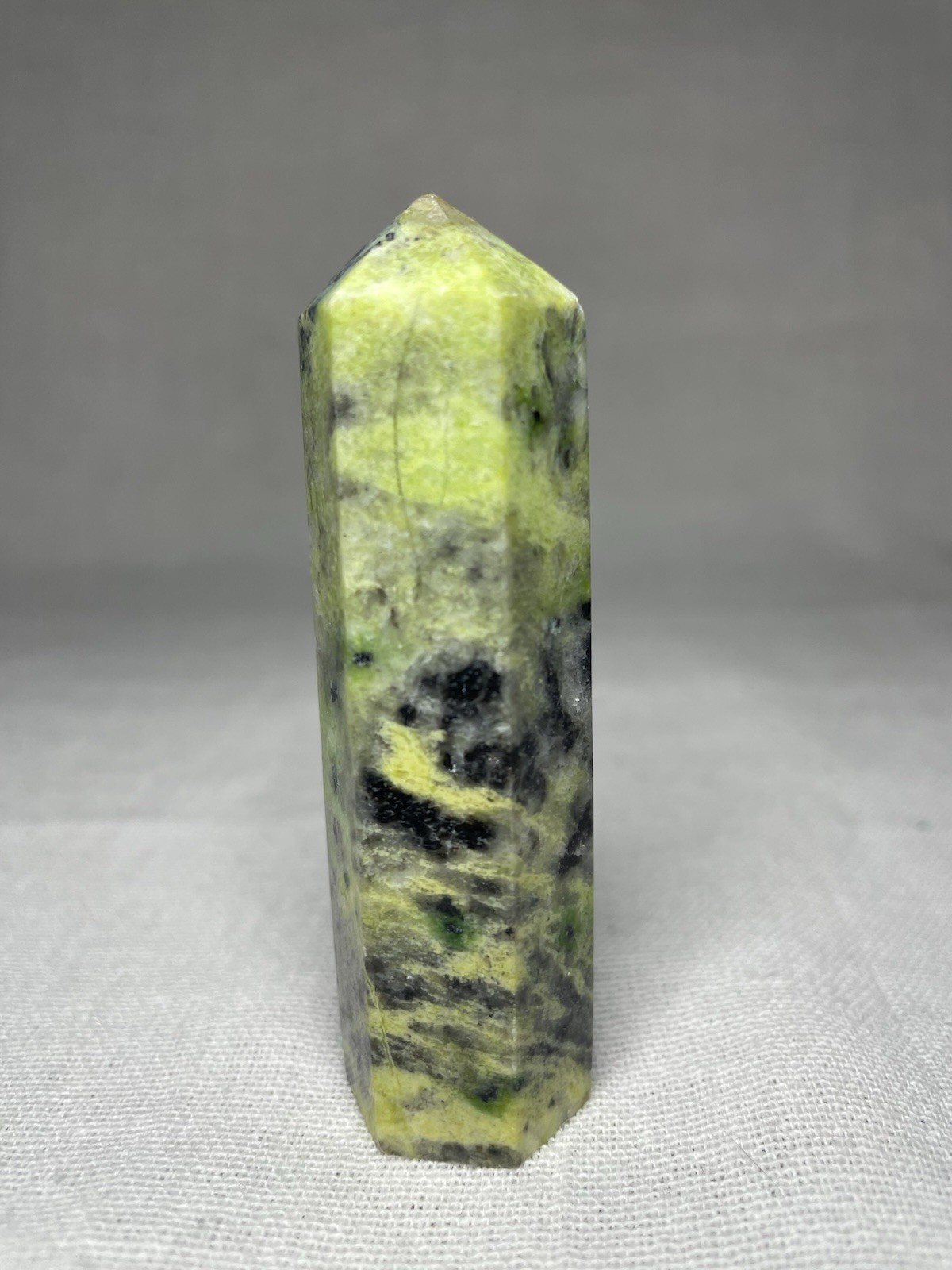 Genuine Serpentine Tower Obelisk Point 65g Bright Green