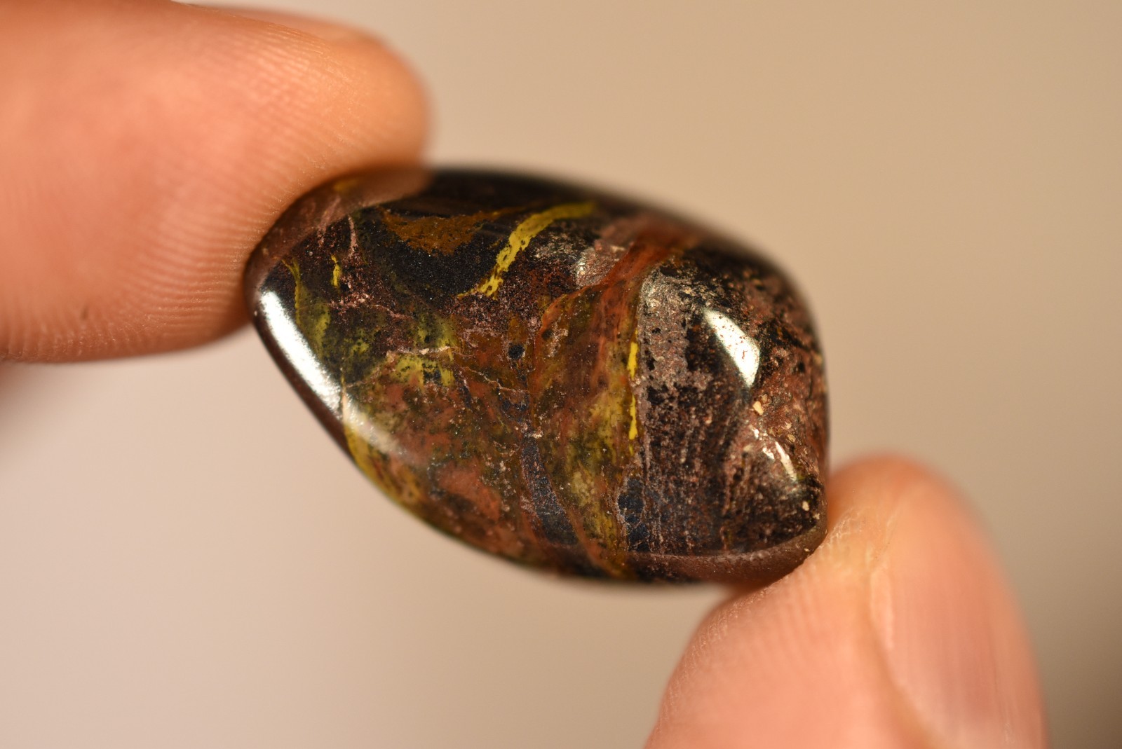 5 *MUGGLESTONE* Tumbled Stones 2-4cm 57.2g Natural Stone Hematite Jasper