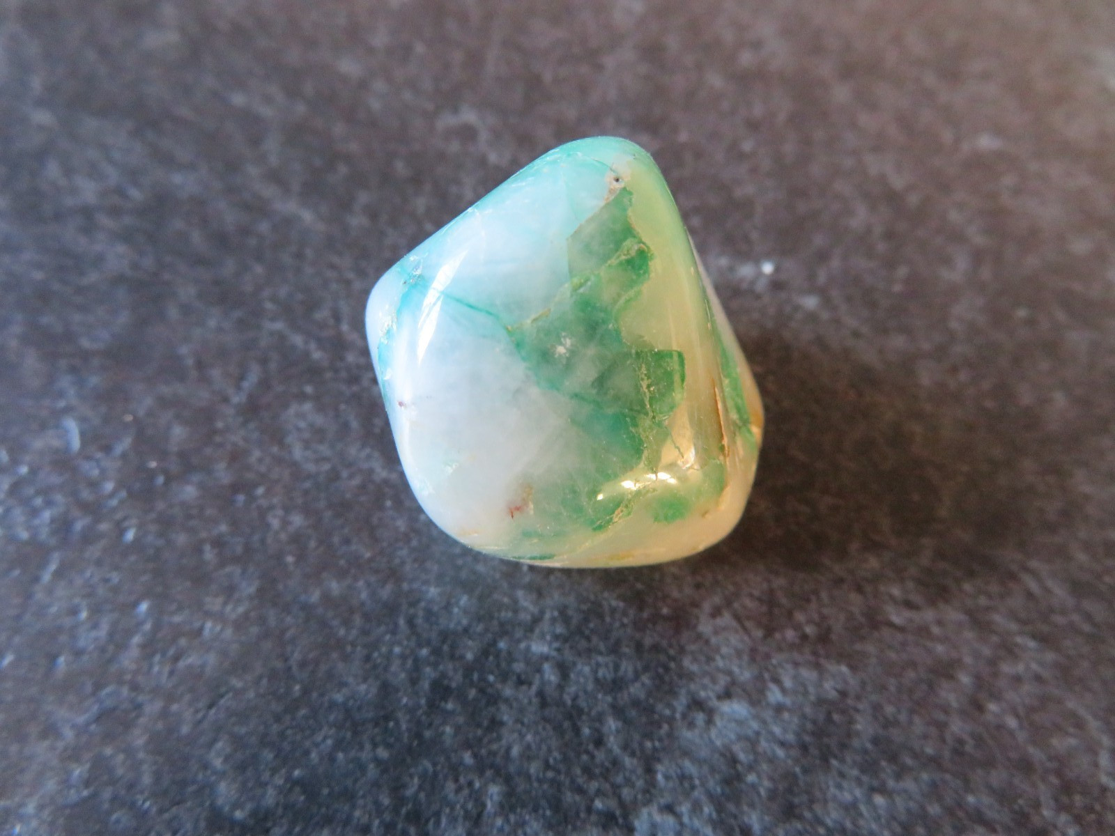 RARE DIOPTASE IN QUARTZ (17.2 grams / 26 mm) TUMBLESTONE (E7) MESSINA MINE, SA