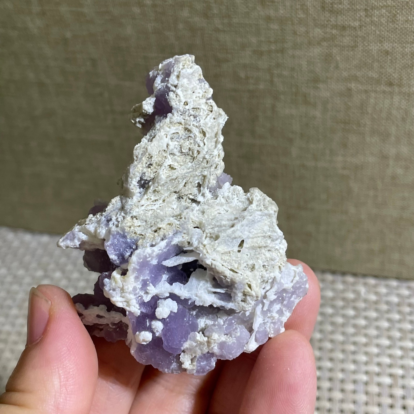37g Purple stone, grape agate, quartz crystal, granular mineral