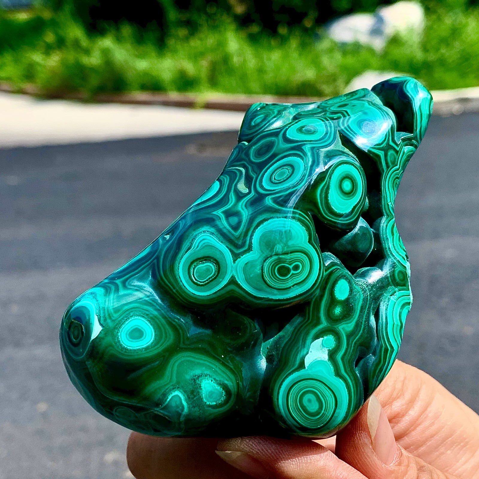 266G Natural glossy Malachite transparent cluster rough mineral sample