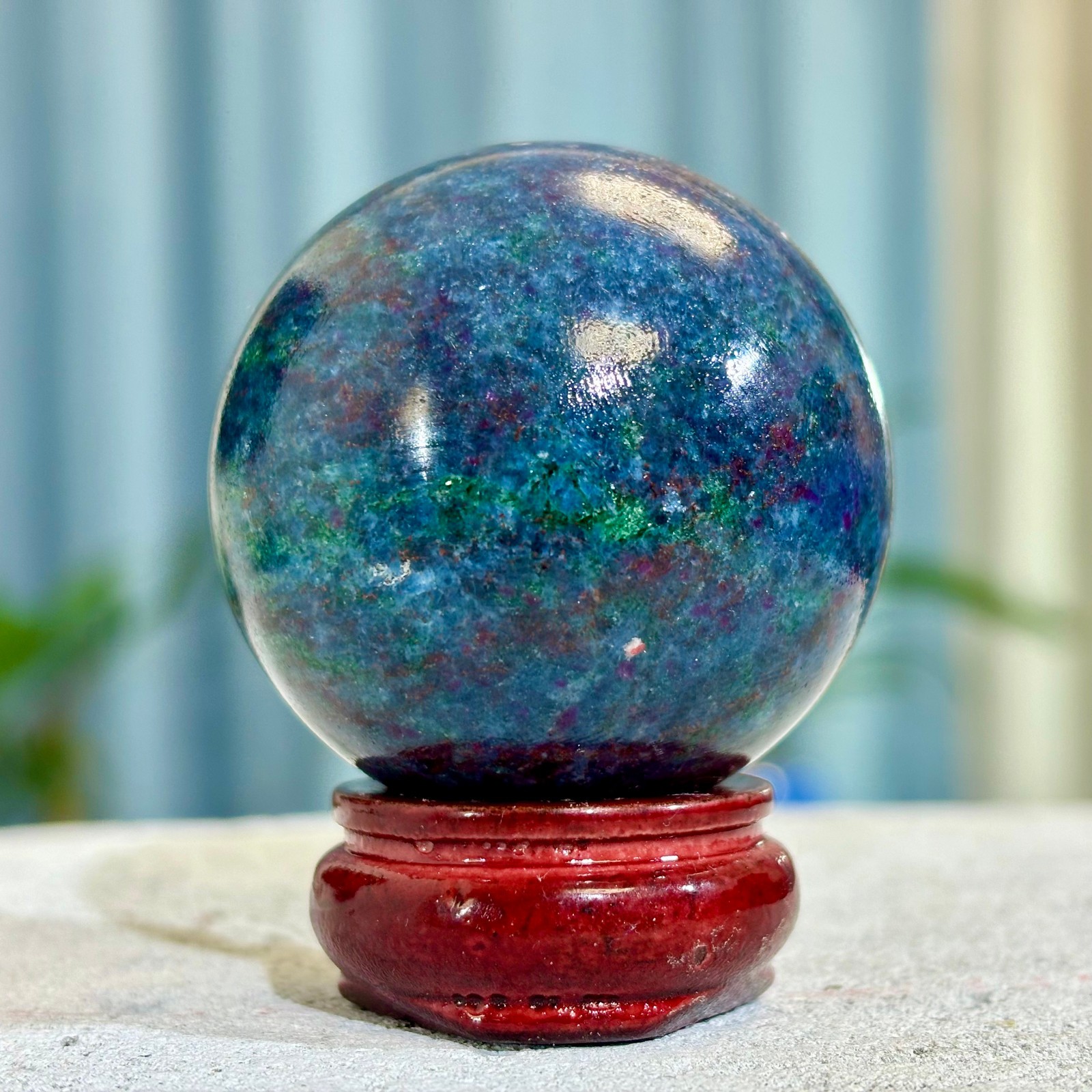 205G Natural Blue Sapphire And Ruby Sphere Fluorescent Glow Under UV Light
