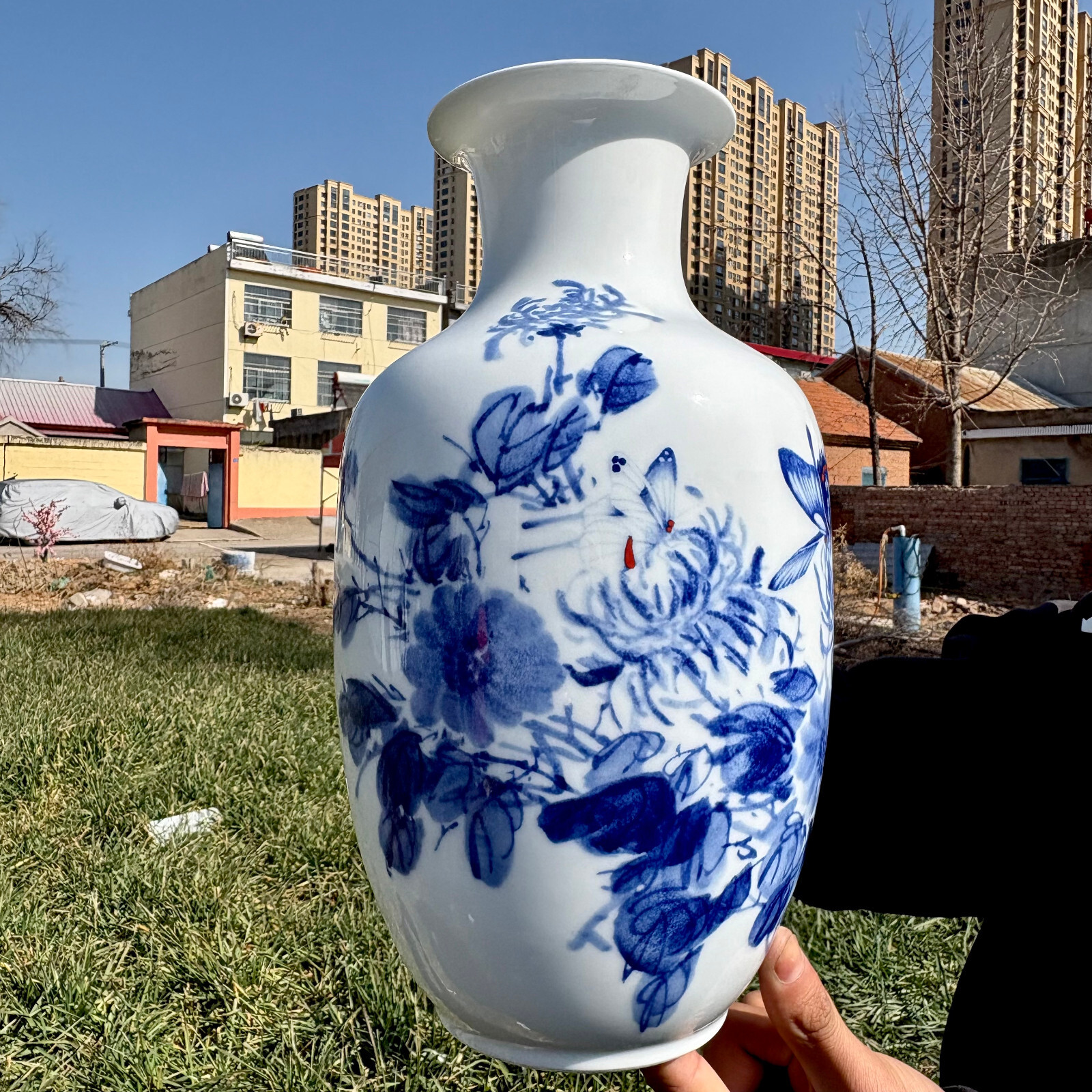 1.4LB Classic landscape painting poetic ceramic vase from Jingdezhen, China