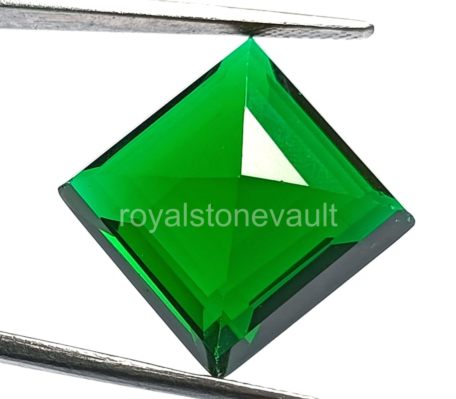 Loose Gemstone 21.50 Ct Natural Green Emerald – IGL Certified Princess Cut 5AOT