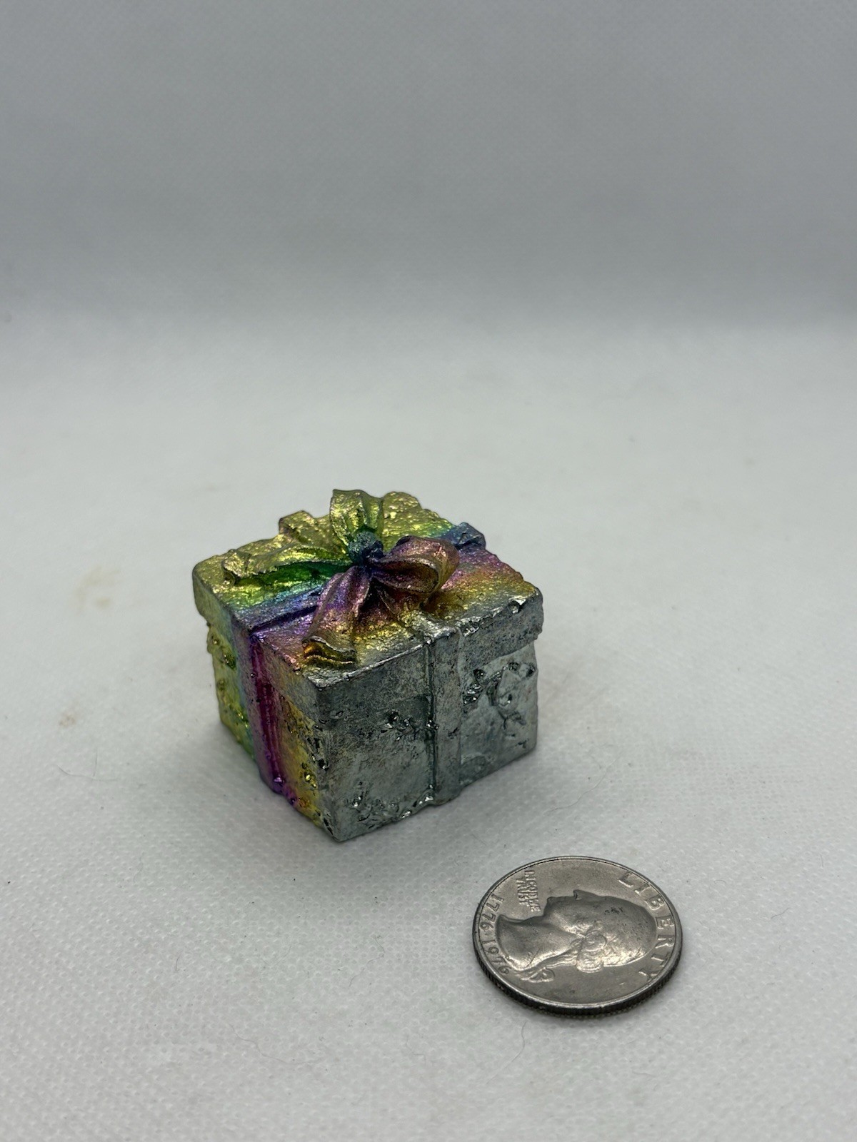 Bismuth crystal rainbow Present 🎁