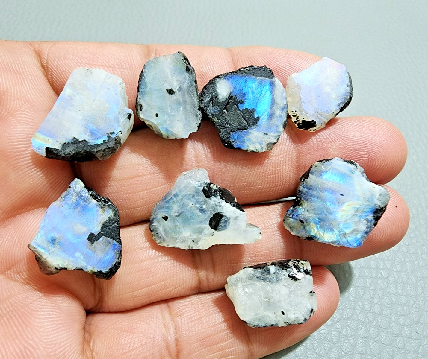 8 pcs Lot White Rainbow Moonstone Power Blue Fire Rough Loose Gemstone Jewelry