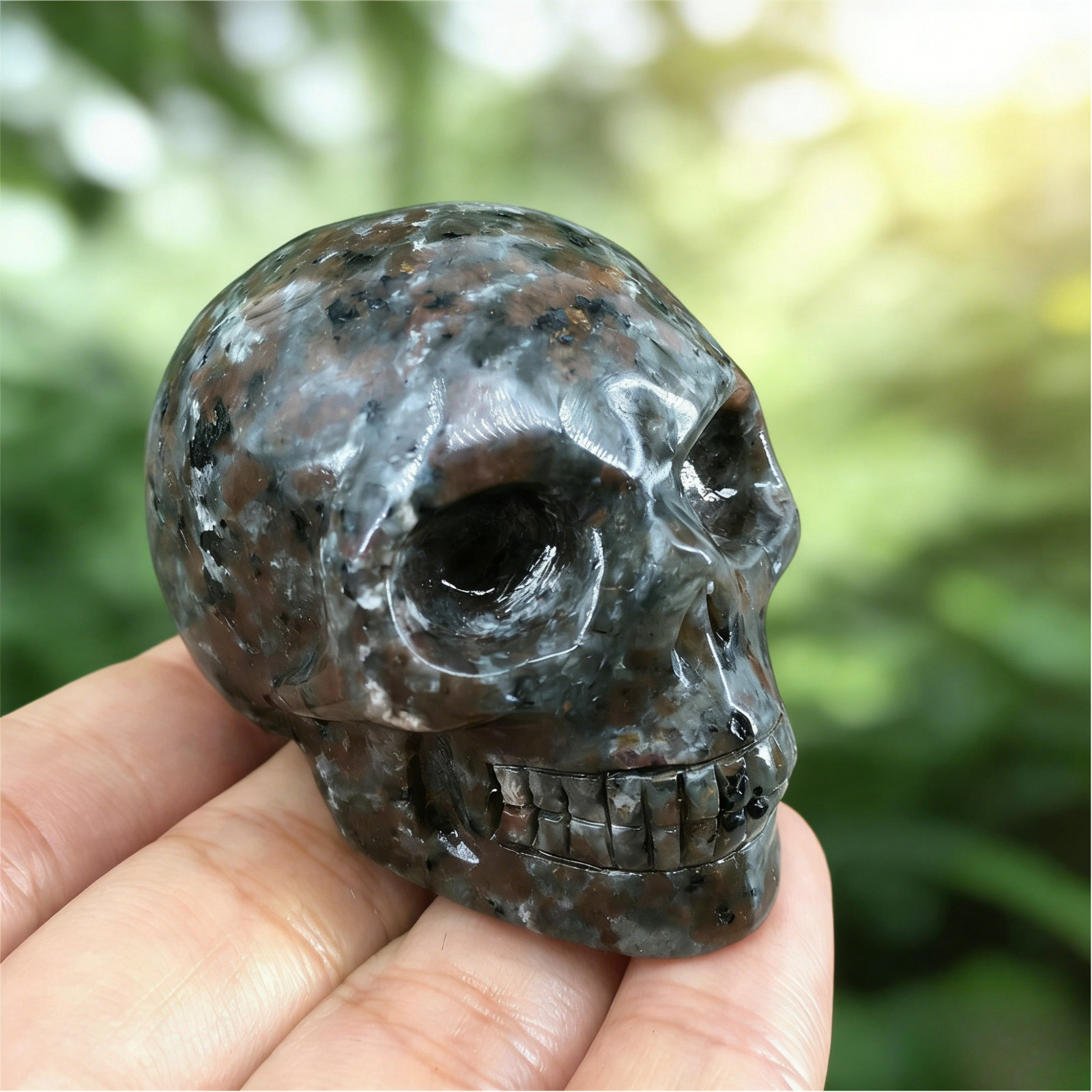 Natural Yooperlite Stone Skull UV Reactive Sodalite Quartz Crystal Home Decor