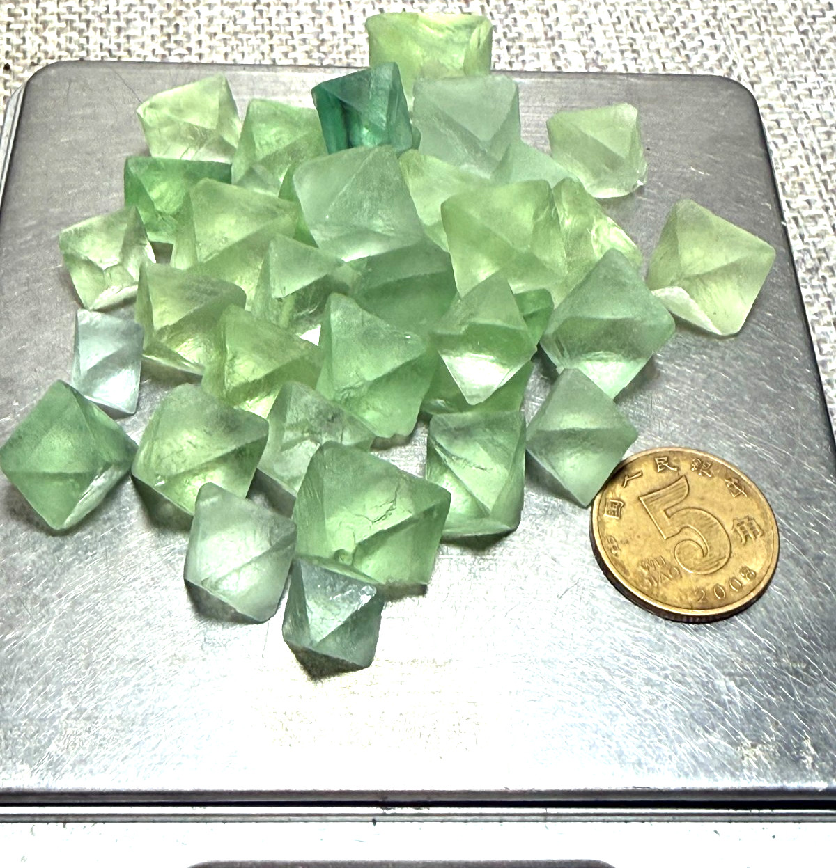 100g 35pcs Natural Green Fluorite Octahedron Crystal Raw Rock Specimen Stone AA+