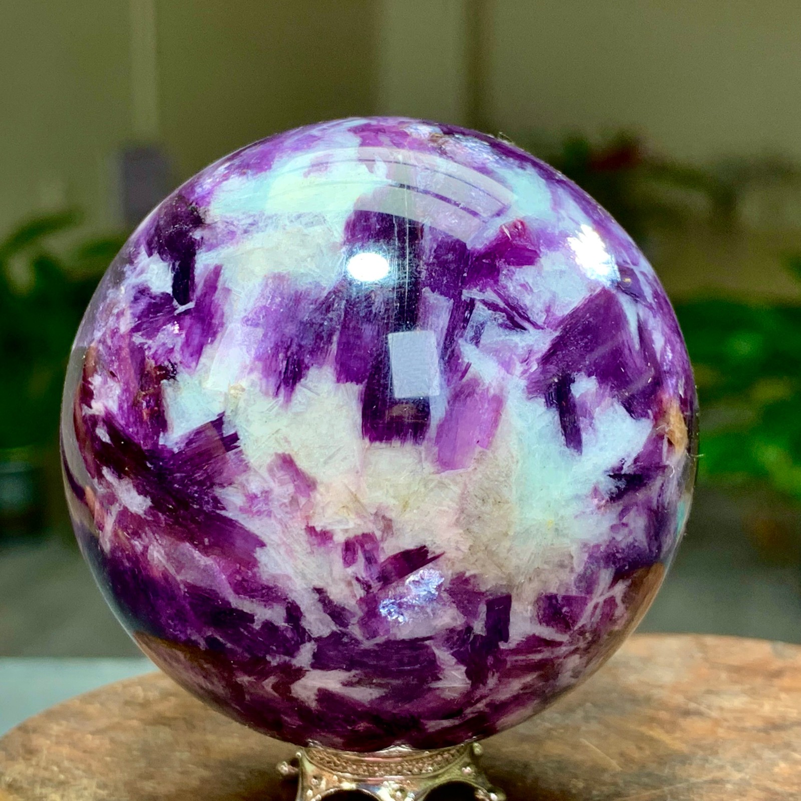 285G Natural Beautiful Purple Lithium Mica Crystal Spherical Mineral Sample
