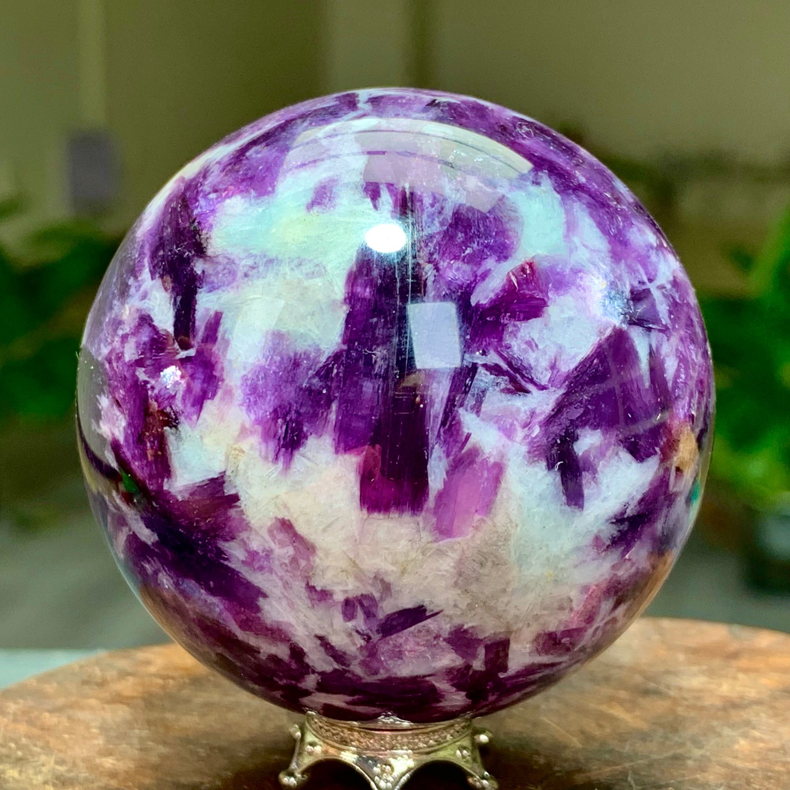 285G Natural Beautiful Purple Lithium Mica Crystal Spherical Mineral Sample