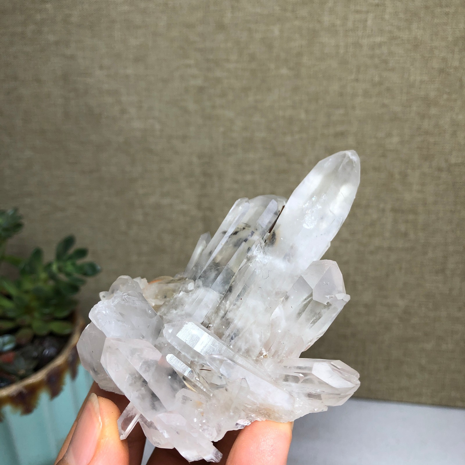90mm Top Natural crystal clusters pretty Quartz Mineral Specimen 103g A5469