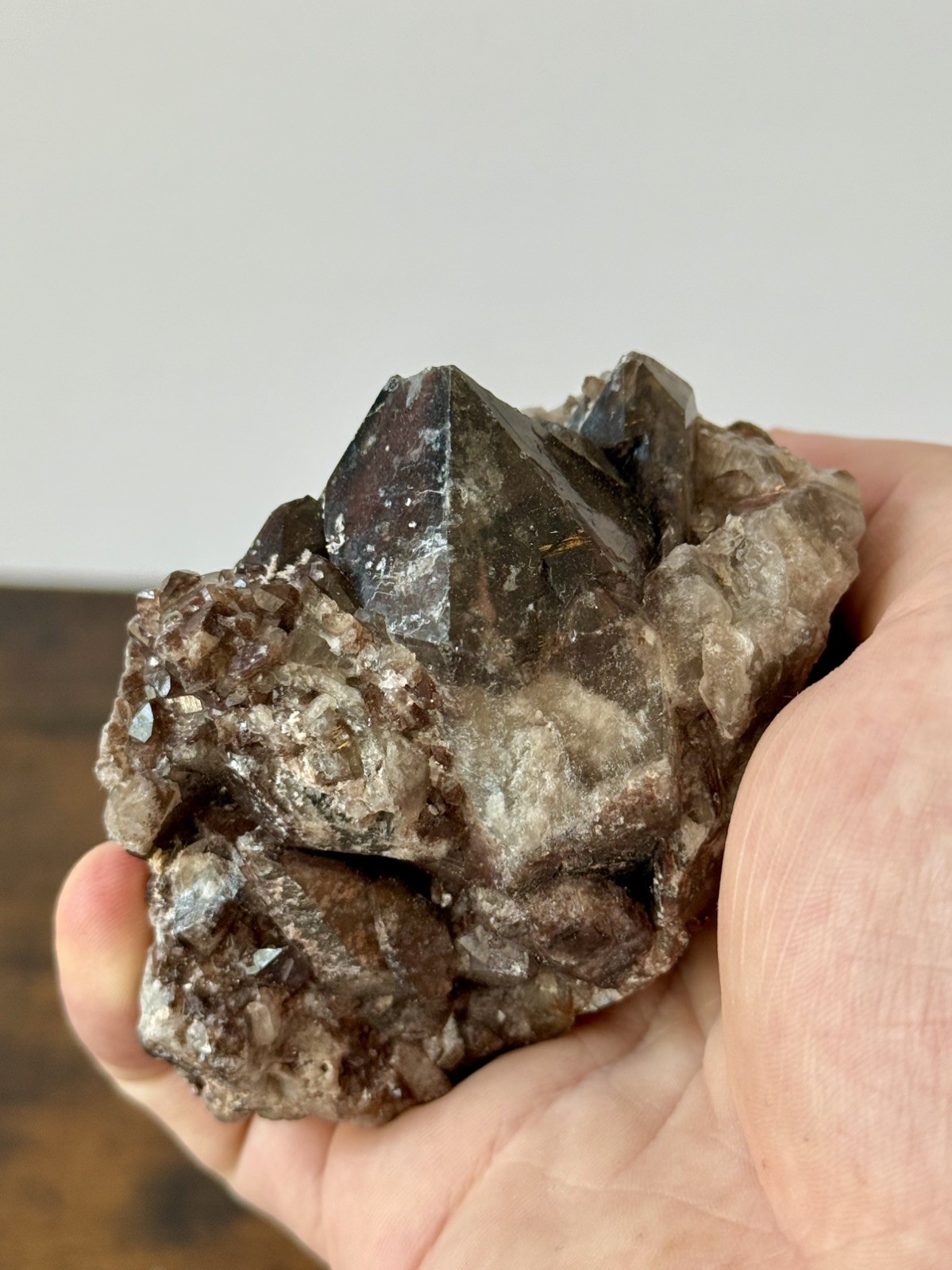 Video-Smokey Hematite Quartz Crystal Cluster Red Feather 8cm – 226g- ID104