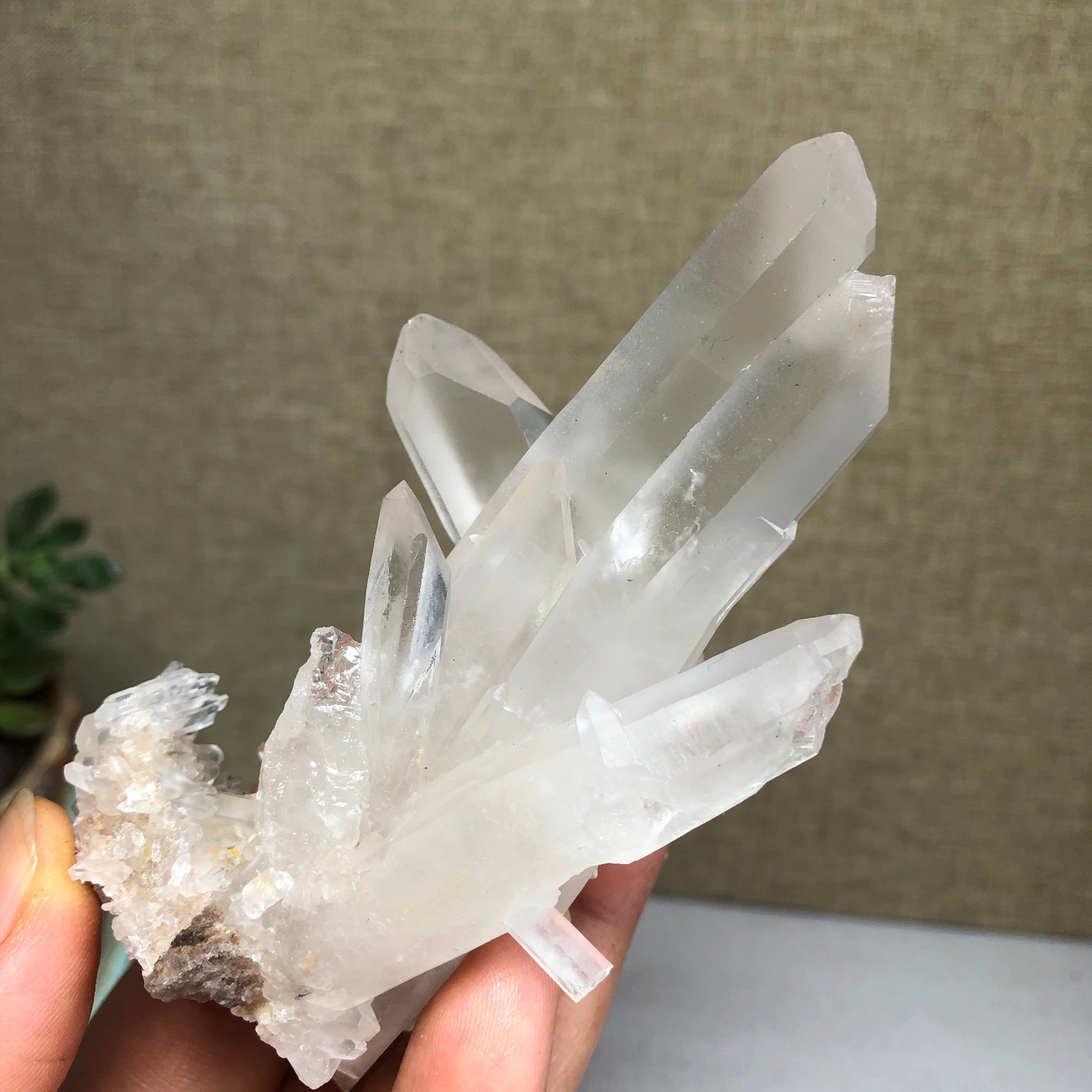 92mm Top Natural crystal clusters pretty Quartz Mineral Specimen 139g A5470