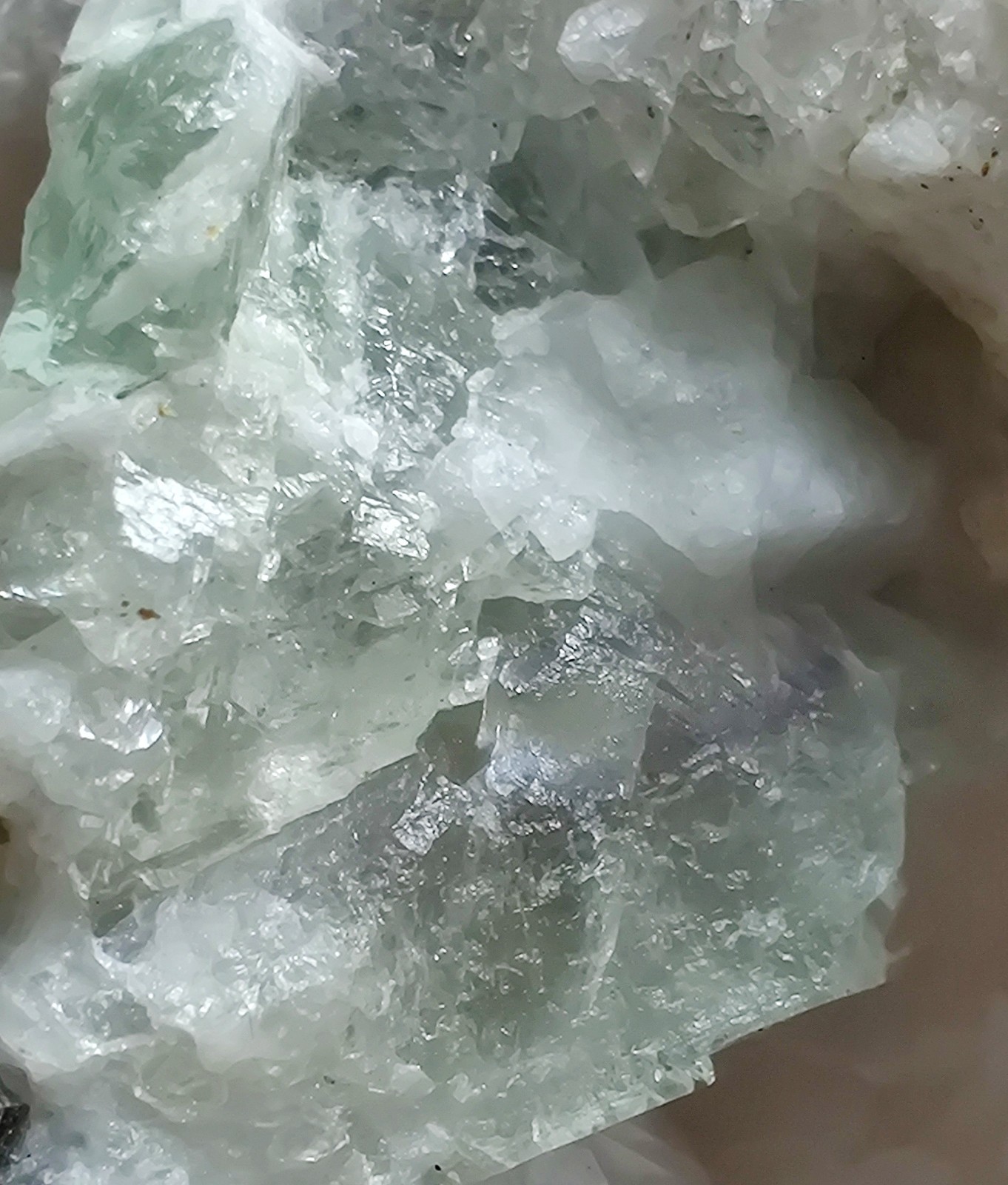 Excellent Calcite crystals with Fluorite, UV. Yaogangxian Mine, China. 57 grams.
