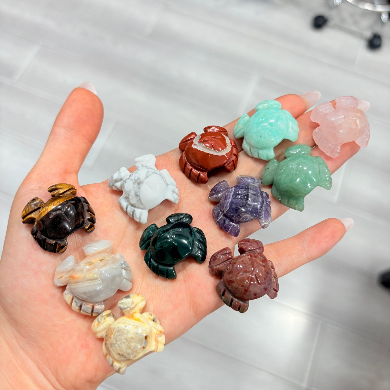 5pc Natural mix Quartz hand Carved Mini crab crystal Reiki random delivery