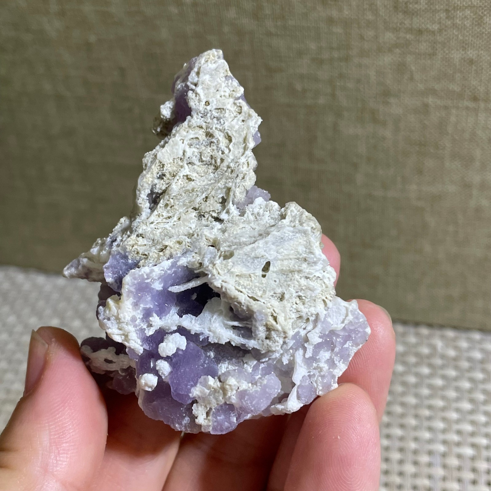 37g Purple stone, grape agate, quartz crystal, granular mineral