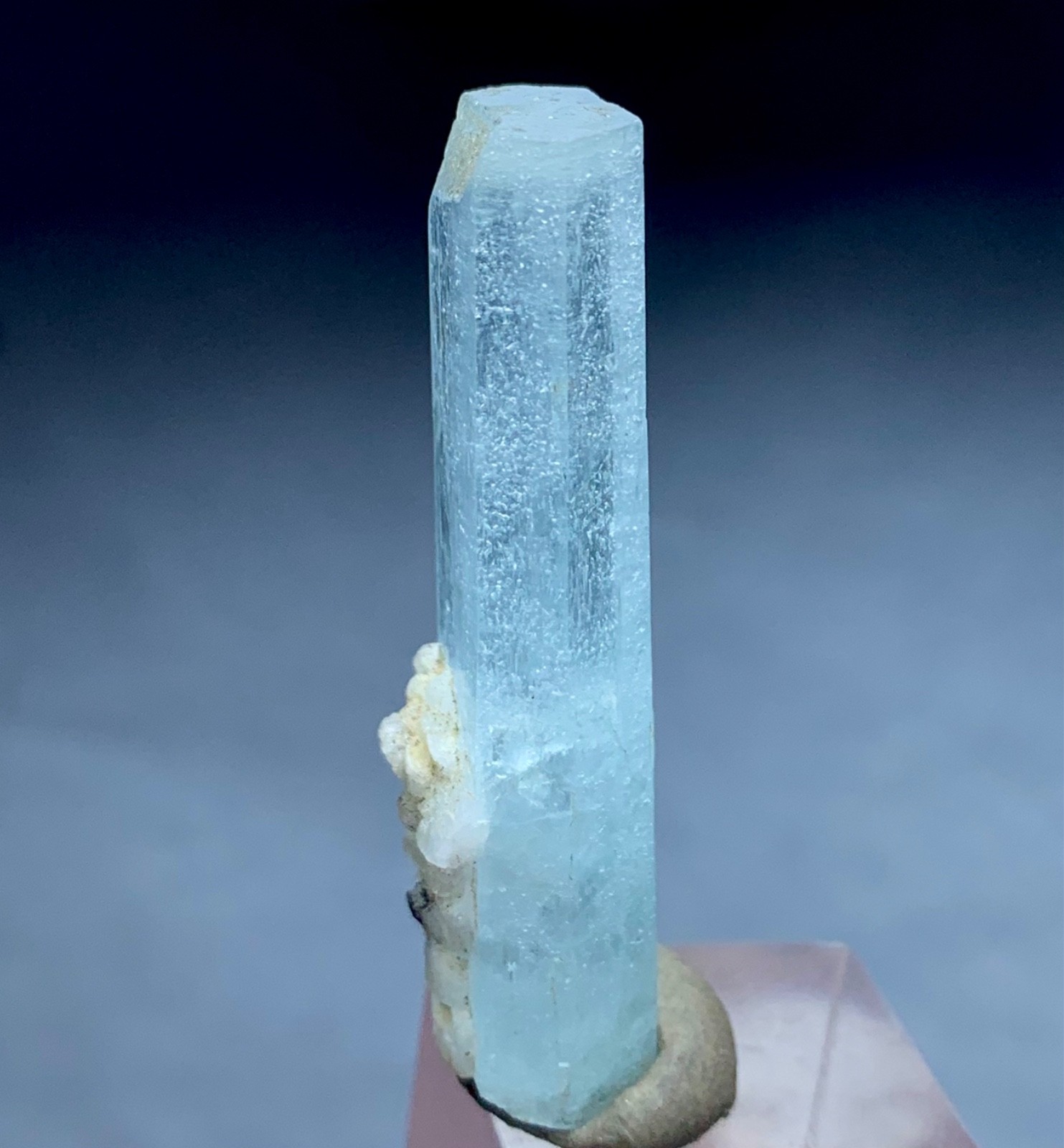 33 Carat Beautiful Sky Blue Natural Aquamarine Crystal Specimen From Pakistan