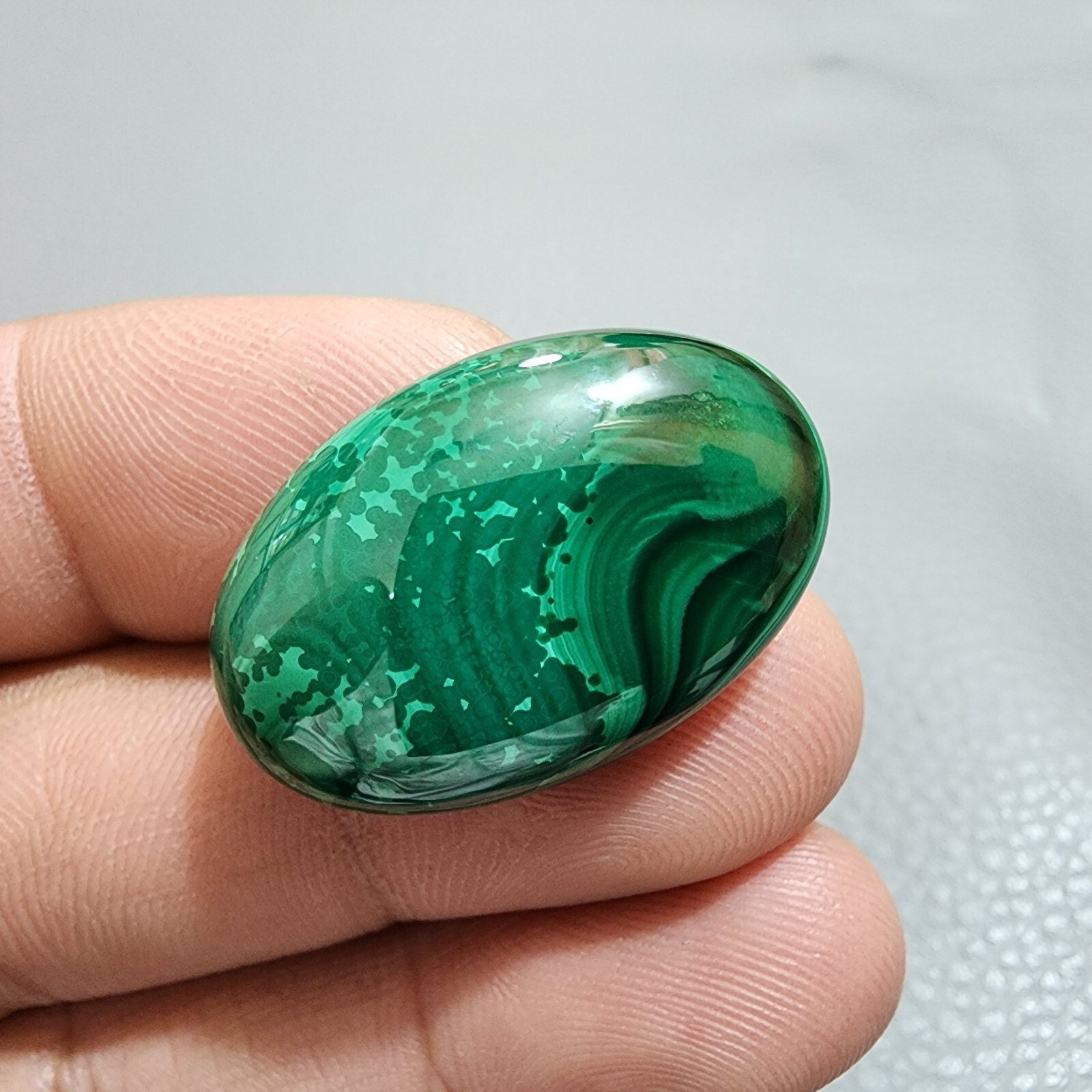 Beautiful Designer Green Malachite Oval Shape Cabochon Gemstone Jewelry 50 Crt