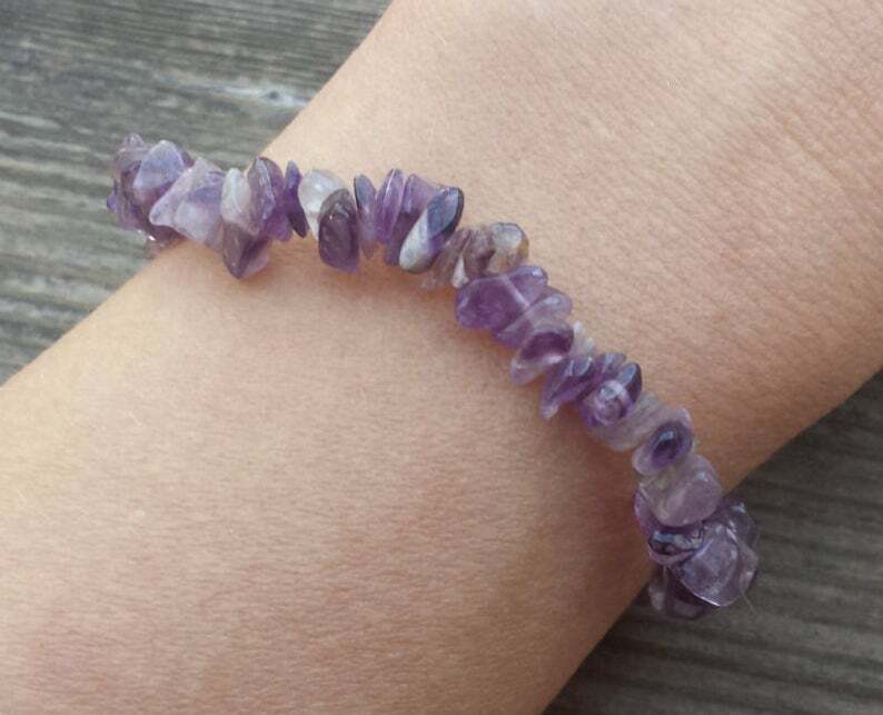 NATURAL AMETHYST STONE GEMSTONE STRETCHY CHIP BRACELET