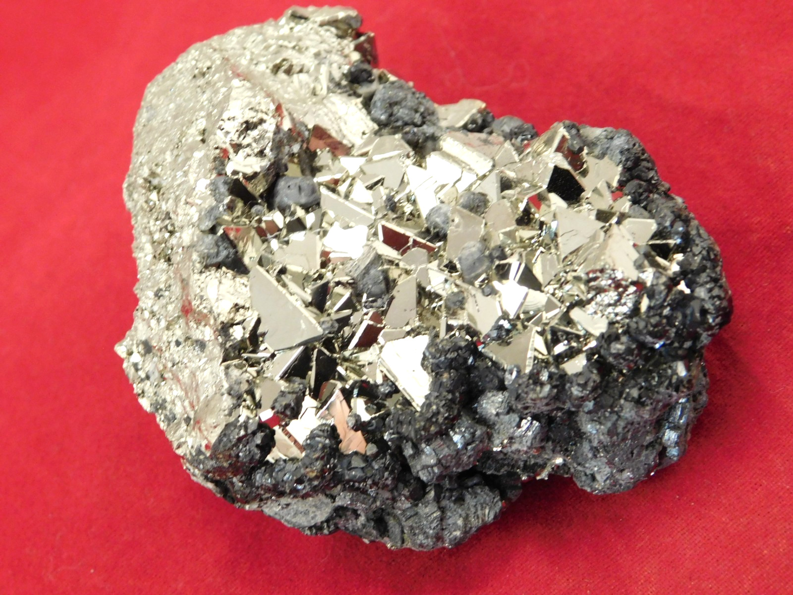 PYRITE Crystal Cluster with AAA PYRAMID Shaped Crystals & Sphalerite Peru 191gr