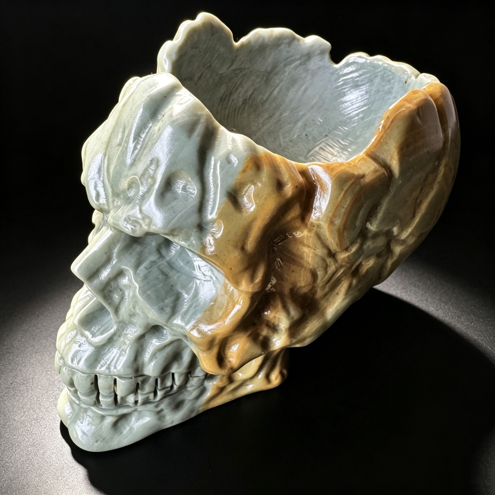 Hand Carved Songhua Stone Predator Skull Ashtray Gothic Sci-Fi Man Cave Decor