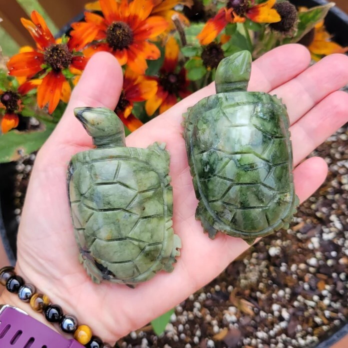 Nephrite Jade Turtle Crystal Carving Hand Carved Figurine Home Garden Decor Gift