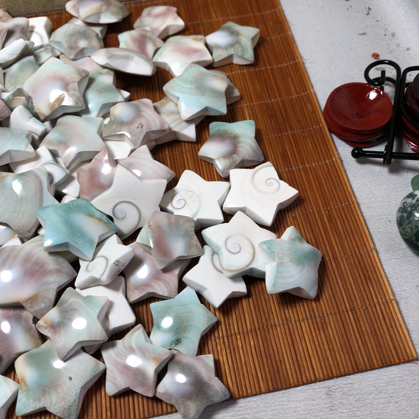 1000g Rare sun shell Reiki Shiva Eye ocean semi-precious stone 100-120pcs A3311