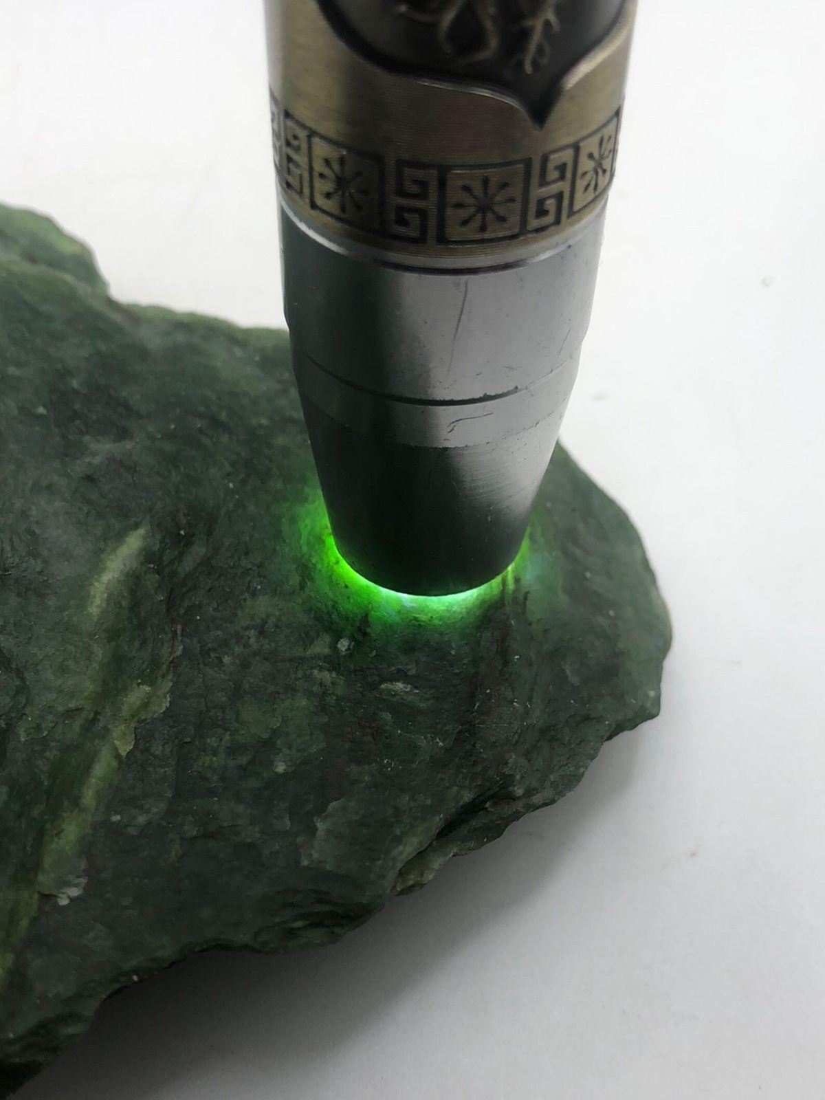 596g Natural Nephrite Jade Raw Stone Large Rough Green Crystal Mineral Specimen