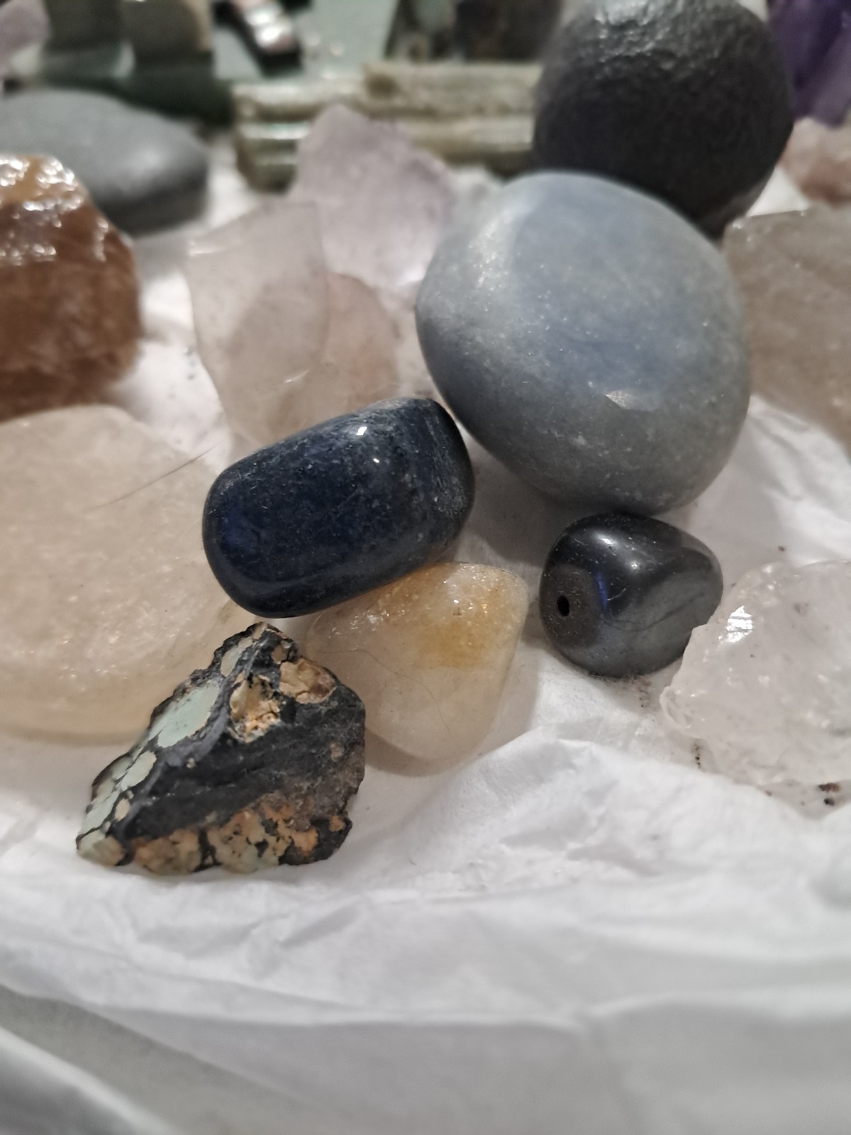 Mixed Lot of Assorted Crystals/ Rough & Tumbled Stones 2.7 lbs