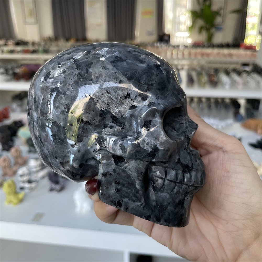 2.5LB 4.7″ Natural A++Gabbro Skull Carvings Decor Crystal Quartz Healing Reiki