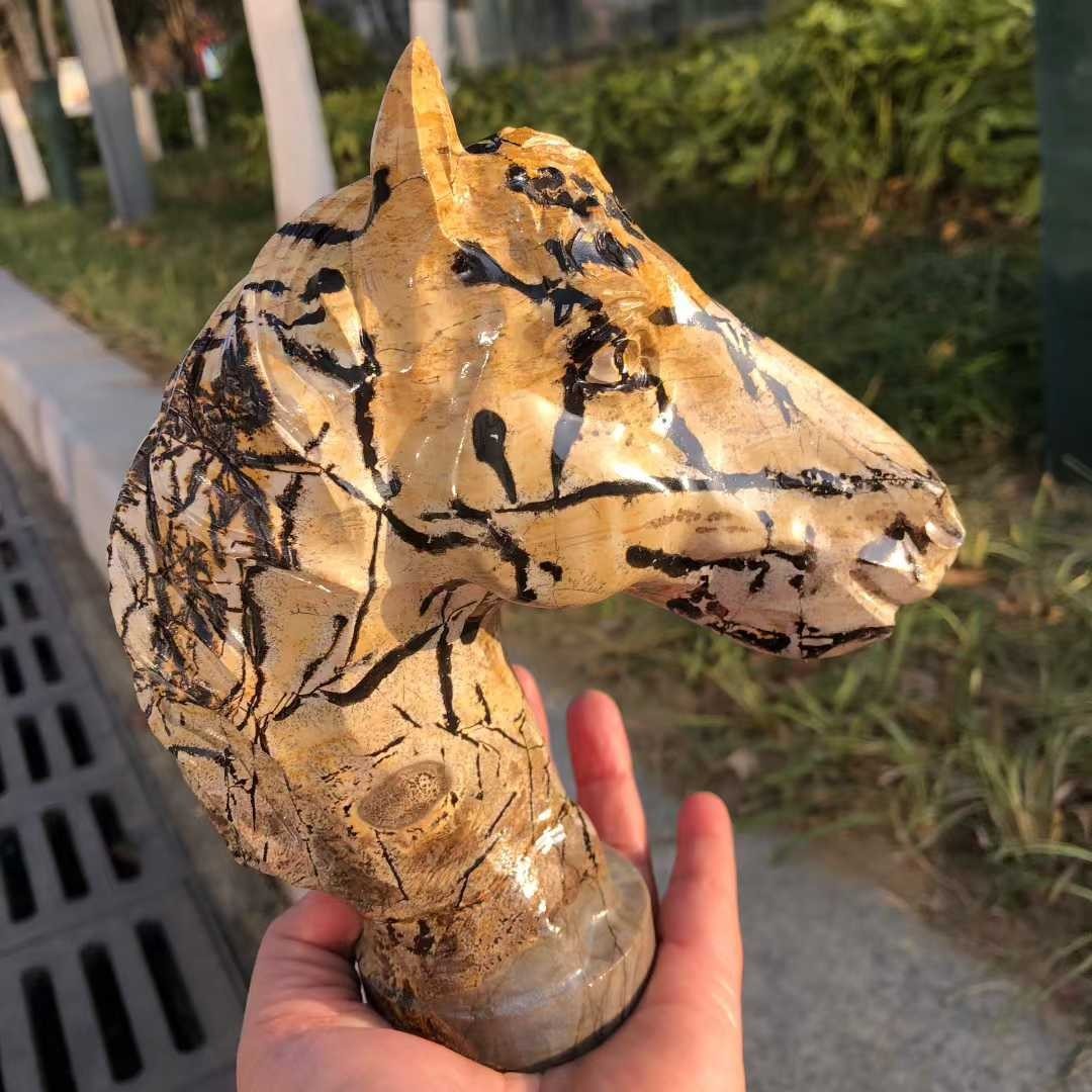 1pc Natural painted stone Crystal Carved horse skull Stone Decor gift