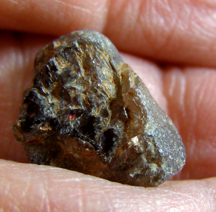 TINY NATURAL ZIRCON CRYSTAL SPECIMEN – Hyacinth – 1.5 x 1.1 cms 3.14 gms #7