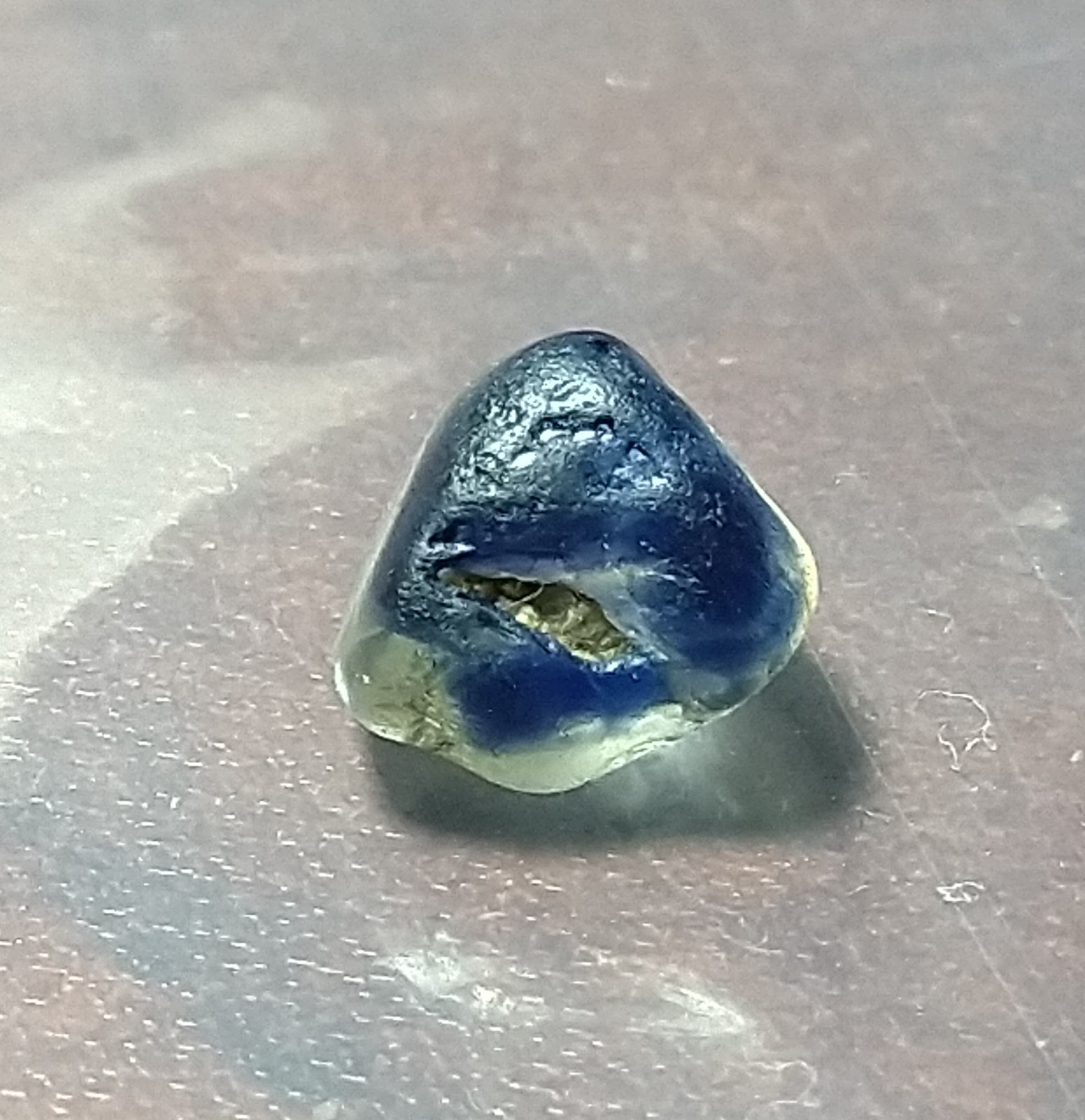 Natural Bi-Colour Sapphire 2.50ct Rough Stone Sri-Lanka.