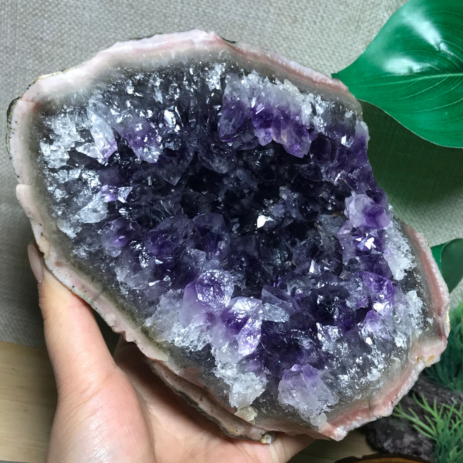 1607g Natural Uruguay Deep Purple Crystal Quartz Amethyst Geode Clusters 01