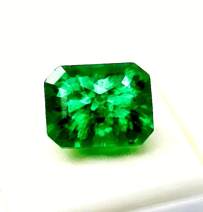9 Ct Green Emerald Certified Natural Colombian Emerald Cut Loose Gemstone