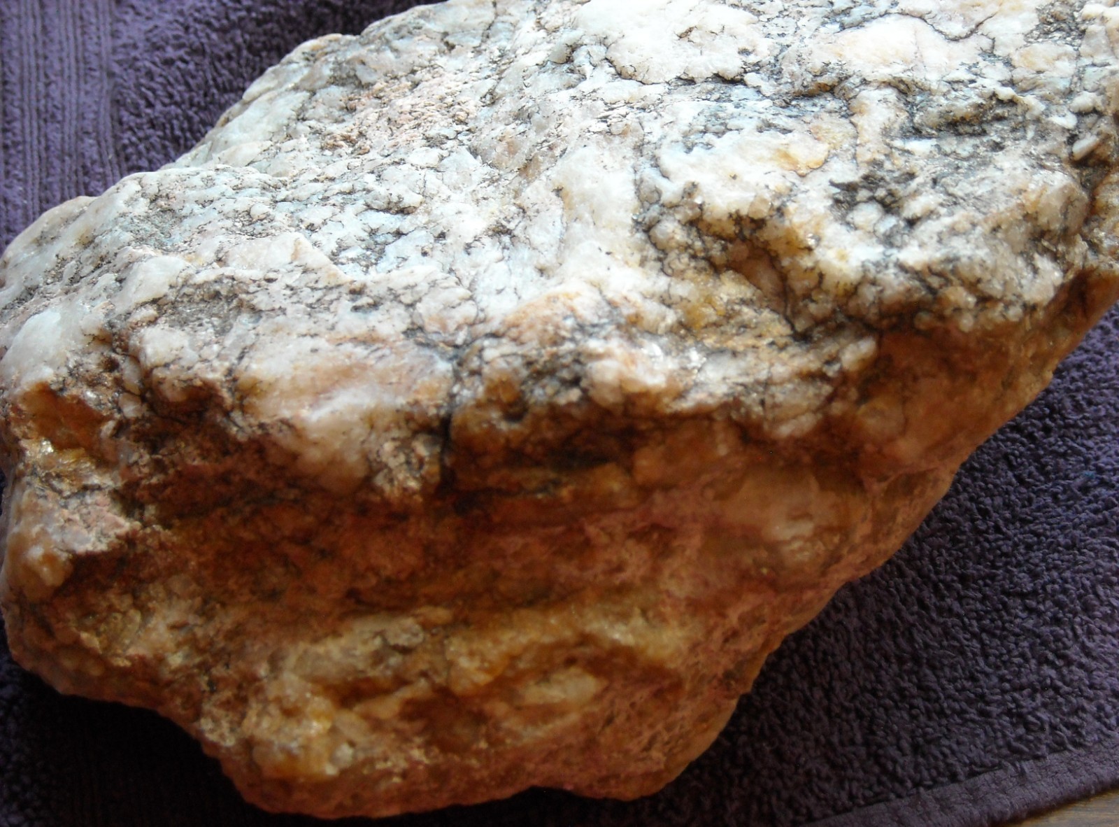 MILKY QUARTZ VEINED RAW 8.75 LBS 10″x6 ” FOUND IN NEW MEXICO *NICE COLORING*