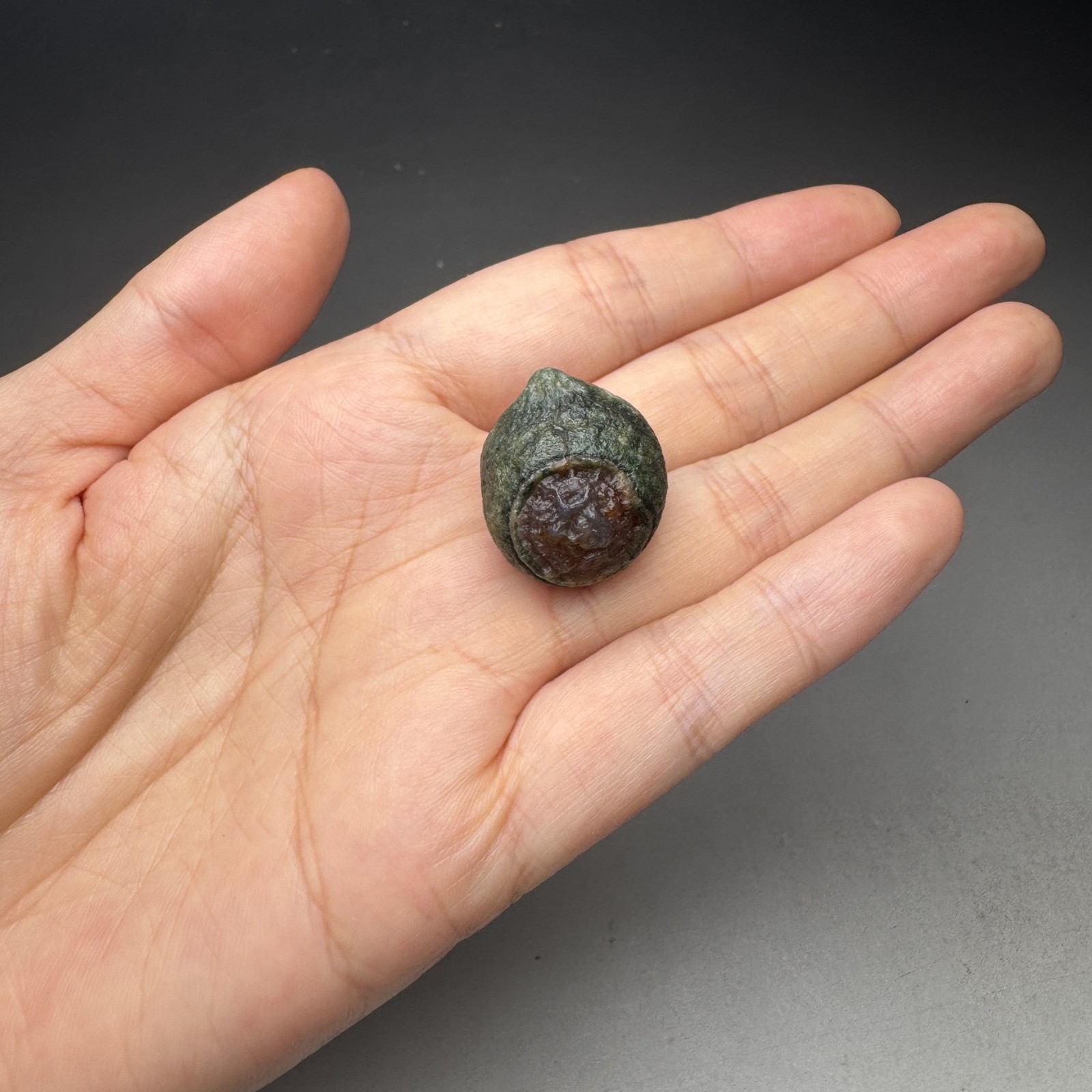 2.2cm/12.2G Raw Alxa Gobi Green Purple Single Relief Eye Agate #6693