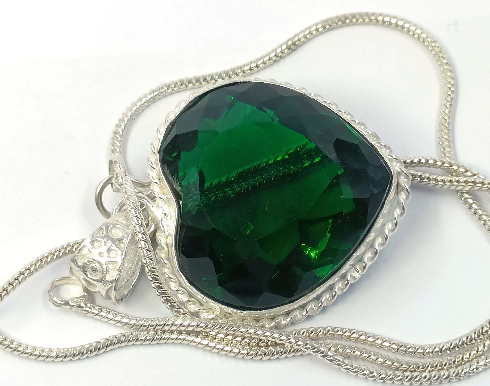 Natural Green Emerald 95.75 Heart Shape 925 Silver Pendant IGL Certified 6YHI
