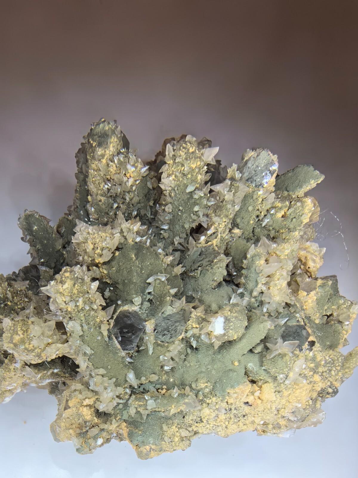 360g Natural Crystal epidote symbiotic crystal 10×6×8cm