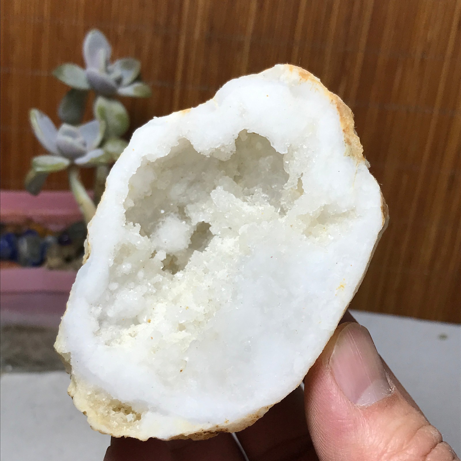 80-55-34mm Natural white Agate Cave rough original Crystal specimens 157g A4997