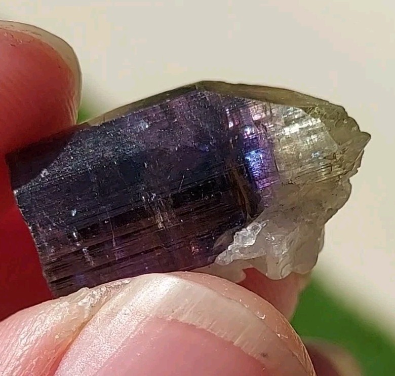 STUNNING VIOLET YELLOW BLUE DT TANZANITE UNHEATED WITH CALCITE FROM TANZANIA
