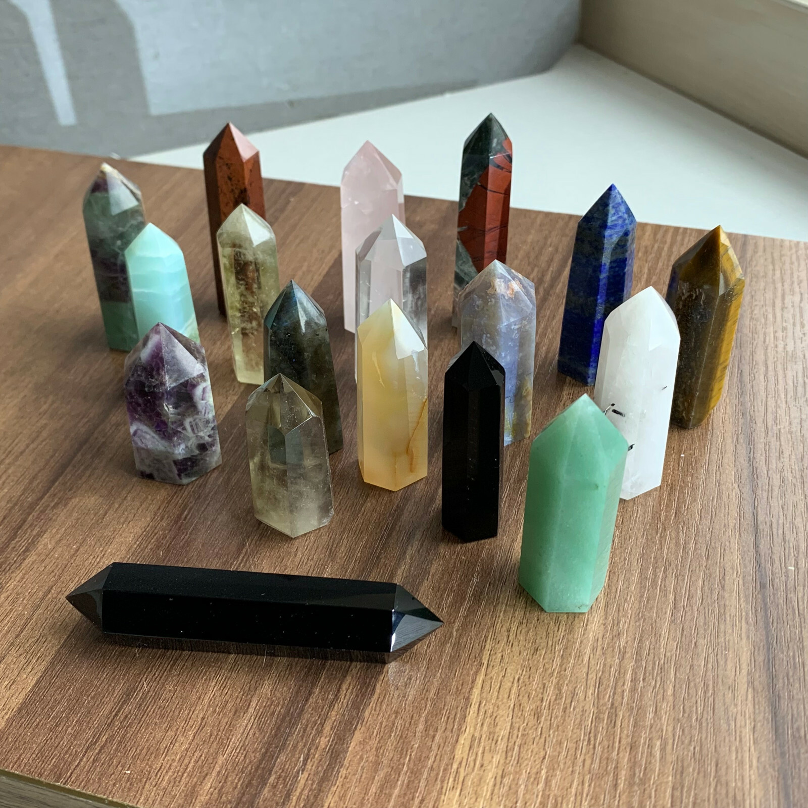 send randomly 18pcs a lot Natural quartz obelisk crystal wand point healing