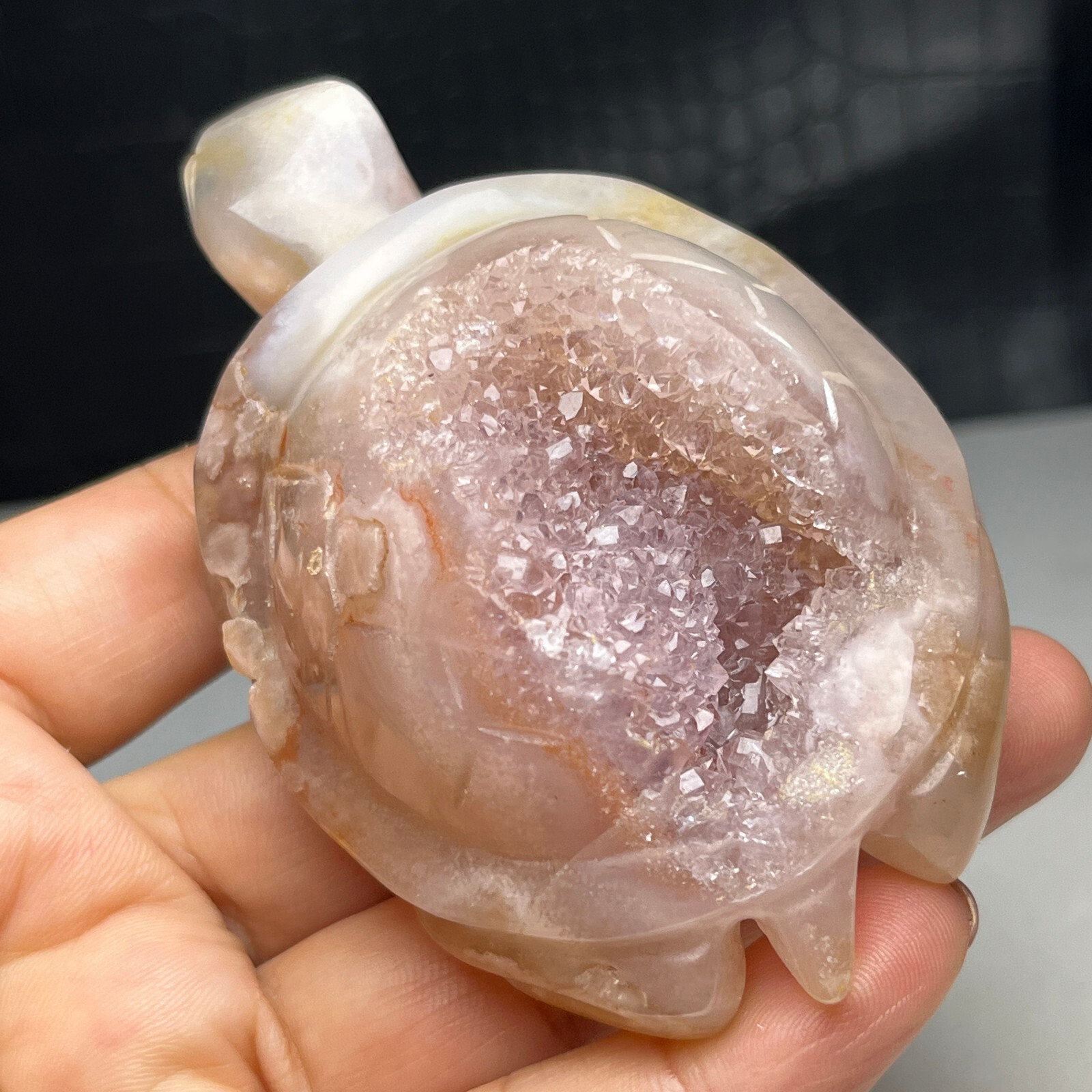 199g Natural Crystal Mineral Specimen. Geode Agate. Hand-carved Tortoise.Gift.KC