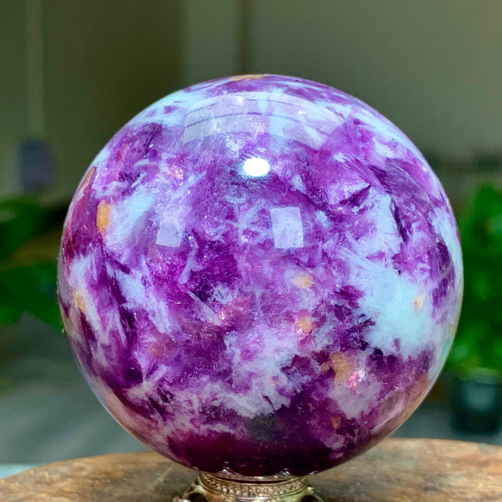 265G Natural Beautiful Purple Lithium Mica Crystal Spherical Mineral Sample