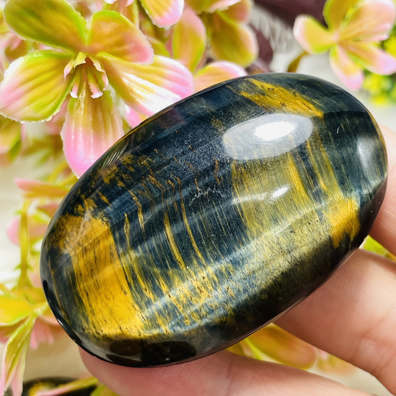 50-100G Natural Crystal Blue Tiger Eye Stone Palm Polished Handmade Office Decor