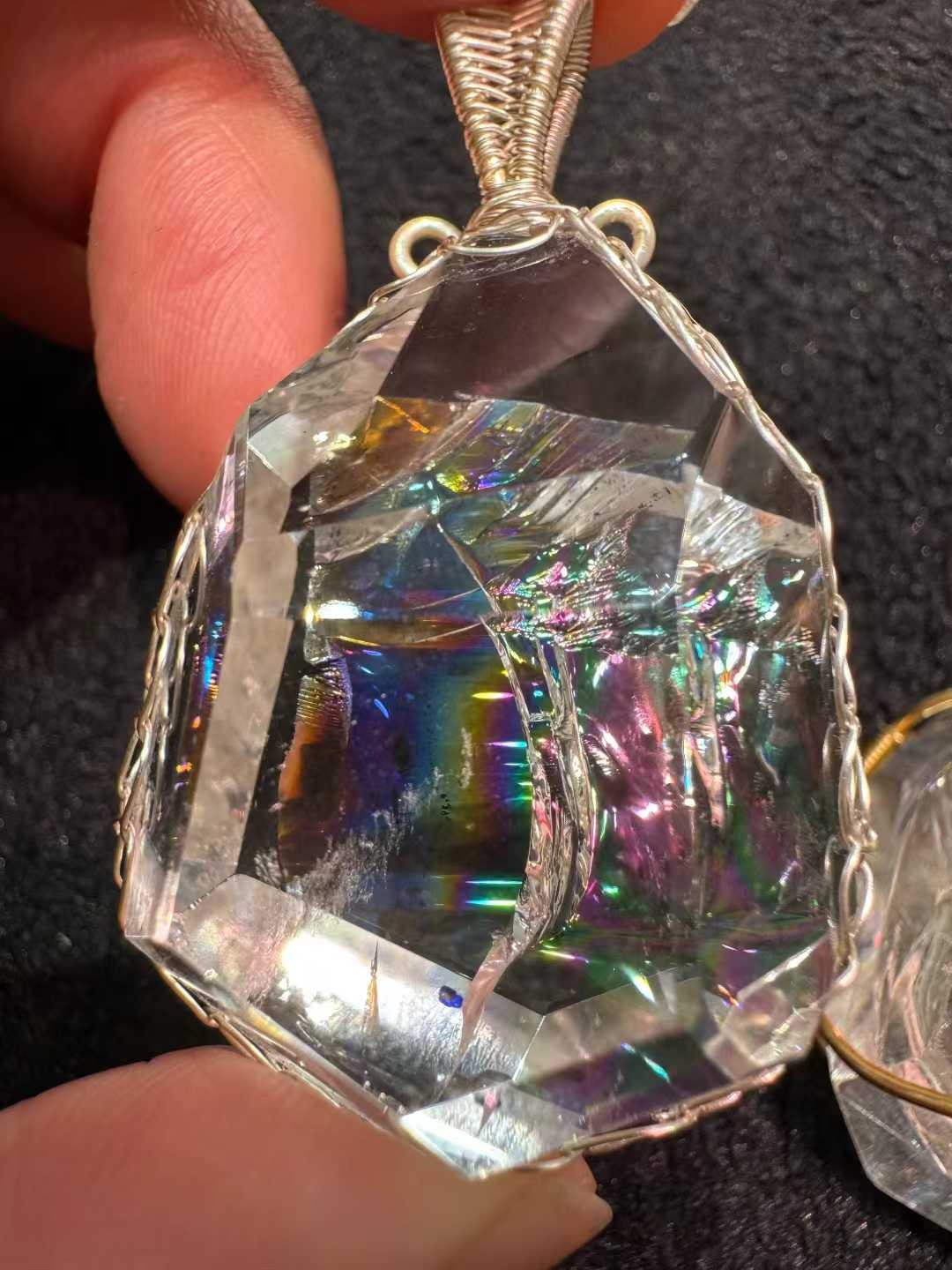 1pc A++ Natural Rainbow White Quartz Crystal Pendant Reiki Healing Gift