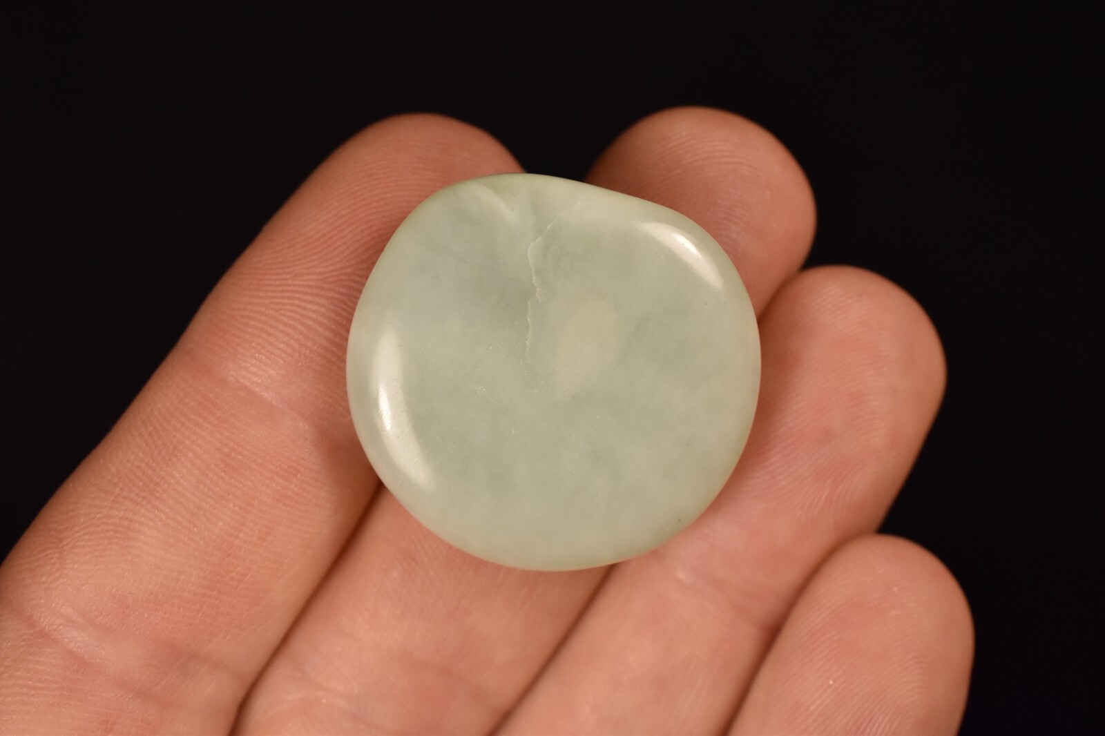 *NEW JADE* Flat Stone 3cm 9.1g Palm Worry Thumb Healing Crystal Bowenite