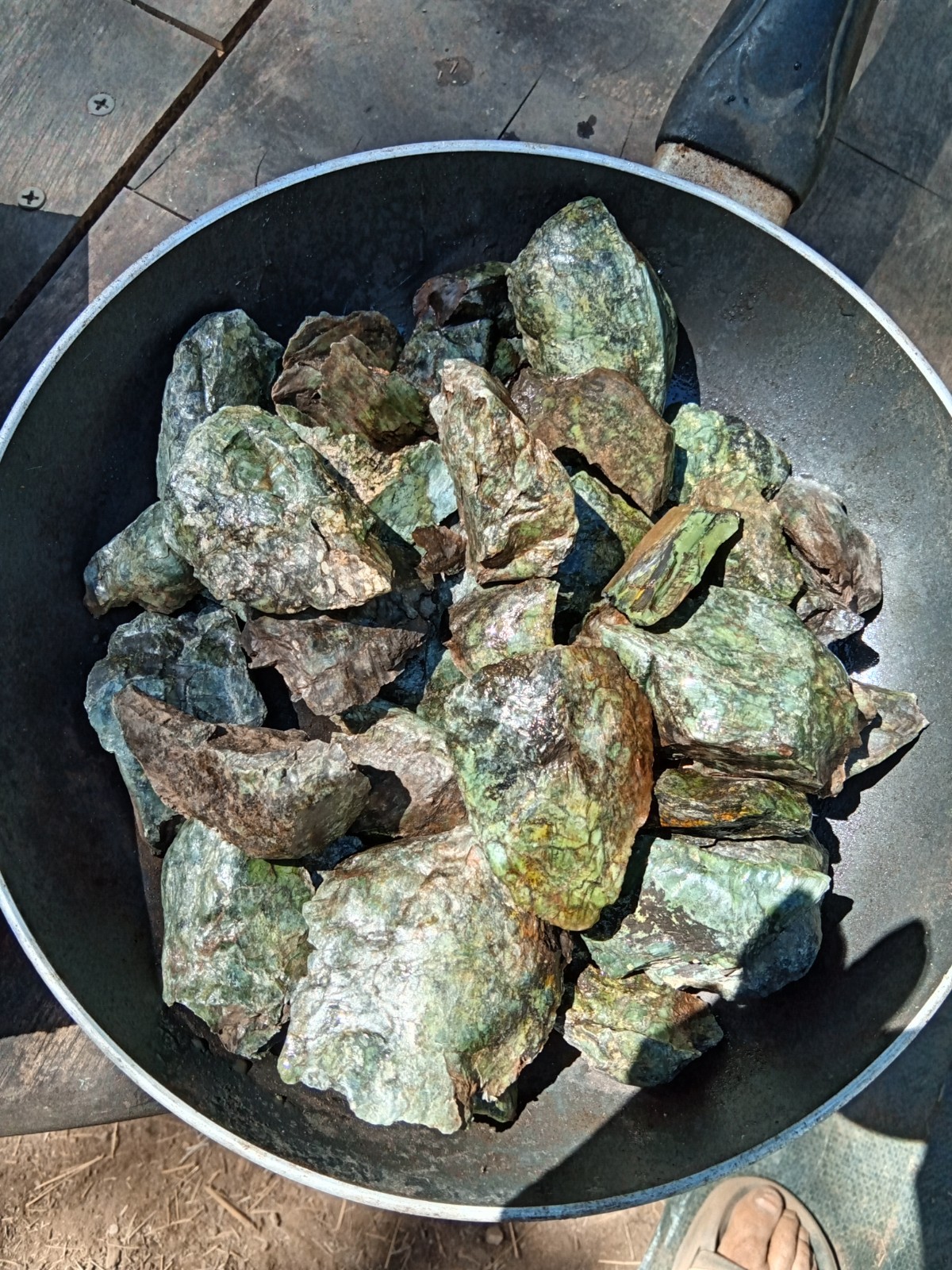 3.4 LBS. ROUGH SERPENTINE.. TUMBLING, CABBING, JEWELRY, CRAFTS…CA. STATE ROCK.
