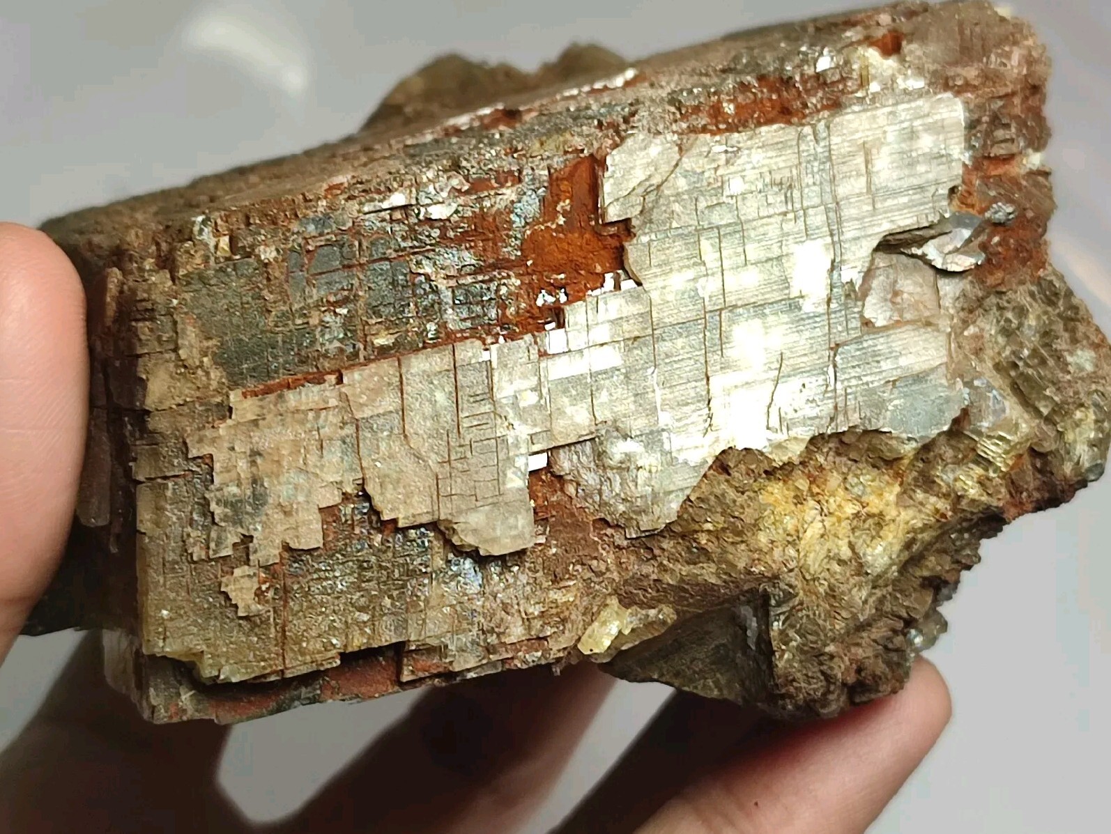 1.4-kg Gemmy Orthoclase War Feldspar Crystal With Complete Growth & Huge Size.